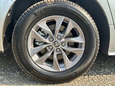 Used 2025 Toyota Sienna XLE w/ XLE Plus Package AWD/4WD image 34