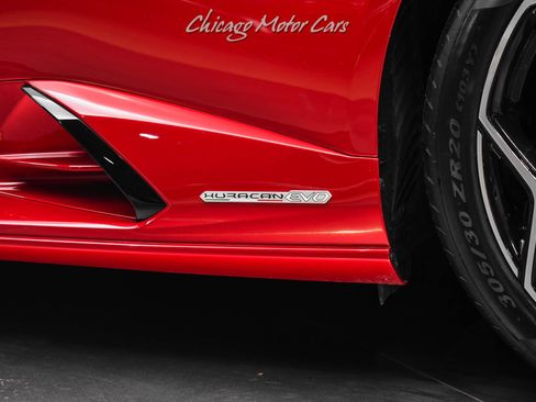 Used 2020 Lamborghini Huracan EVO image 33