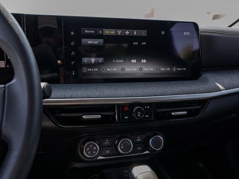 Used 2025 Nissan Kicks SV FWD image 26