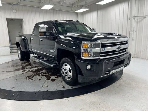 Used 2019 Chevrolet Silverado 3500 High Country w/ Duramax Plus Package AWD/4WD image 2