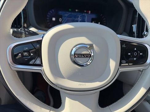 Used 2024 Volvo XC60 B5 Plus w/ Protection Package Premier image 14