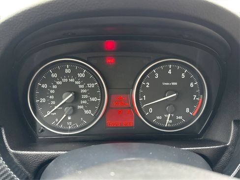 Used 2011 BMW 335i xDrive Sedan image 17