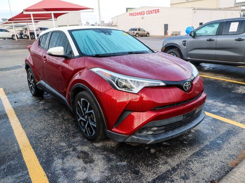 Used 2018 Toyota C-HR XLE image 6