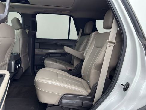 Used 2020 Ford Expedition XLT w/ Equipment Group 202A AWD/4WD image 15