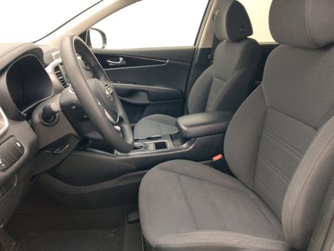 Used 2020 Kia Sorento AWD V6 image 17