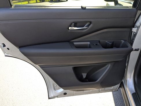 Certified 2024 Nissan Pathfinder SL image 32