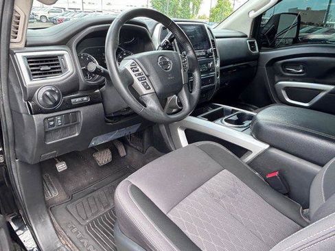 Used 2021 Nissan Titan SV w/ SV Convenience Package AWD/4WD image 13