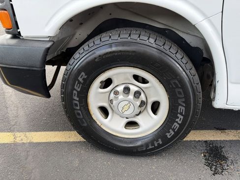 Used 2012 Chevrolet Express 2500 LS image 26