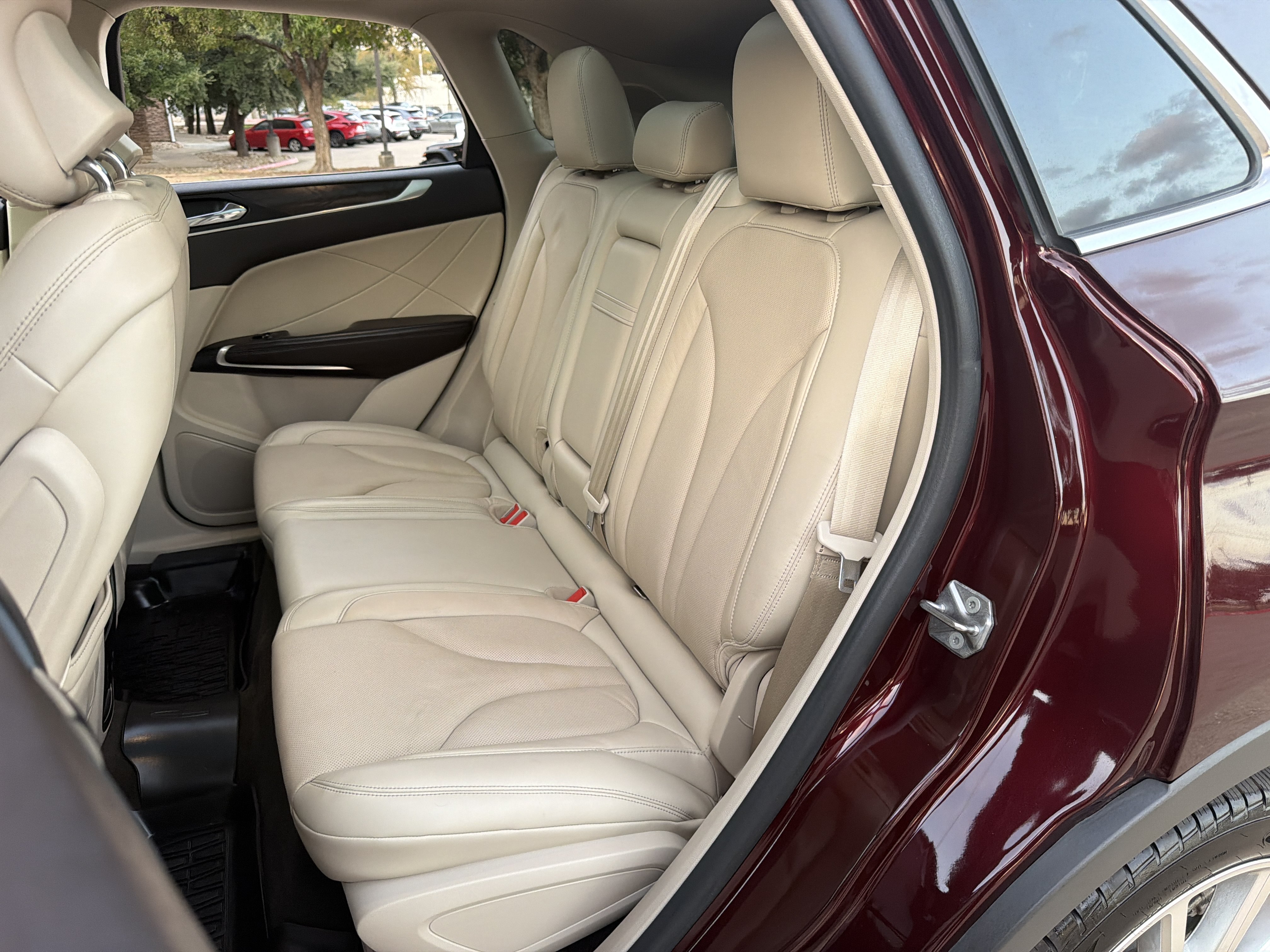 Used 2019 Lincoln MKC Reserve w/ MKC Climate Package FWD image 21