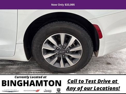 Used 2023 Chrysler Pacifica Limited image 38