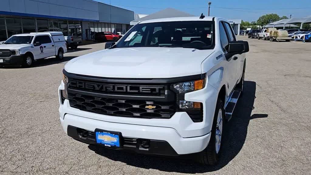 Used 2024 Chevrolet Silverado 1500 Custom RWD image 3