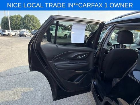 Used 2022 GMC Terrain SLE w/ Driver Convenience Package FWD image 22