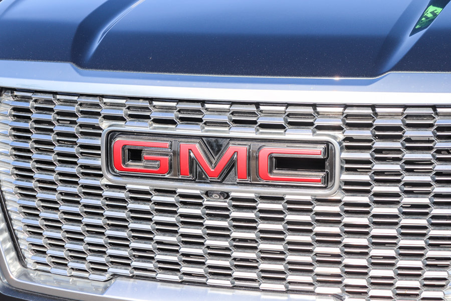 Used 2021 GMC Yukon Denali w/ Denali Ultimate Package AWD/4WD image 12