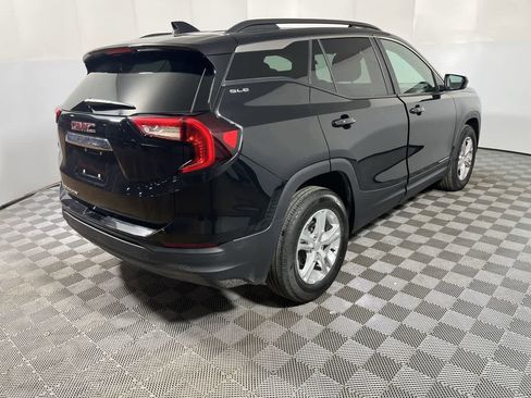 Used 2023 GMC Terrain SLE w/ Driver Convenience Package image 8