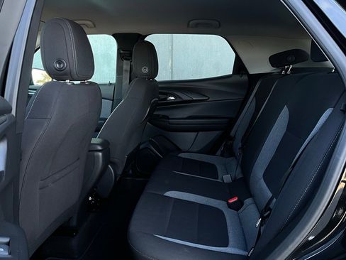 Used 2025 Chevrolet TrailBlazer LT image 11
