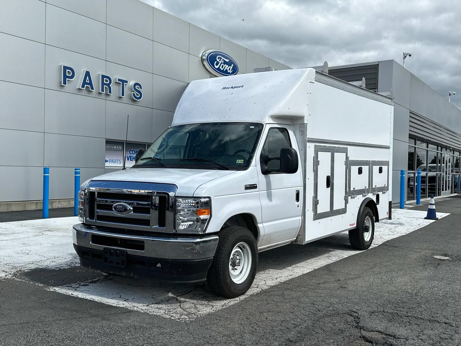 New 2025 Ford E-350 and Econoline 350 Super Duty w/ Power Equipment Group RWD image 5