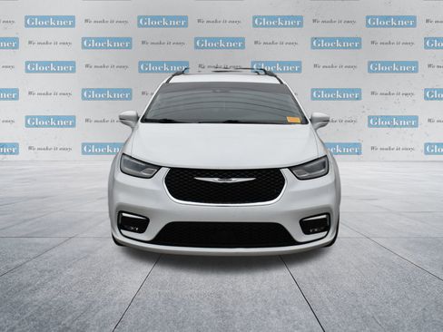 Used 2021 Chrysler Pacifica Touring w/ Cold Weather Group image 17