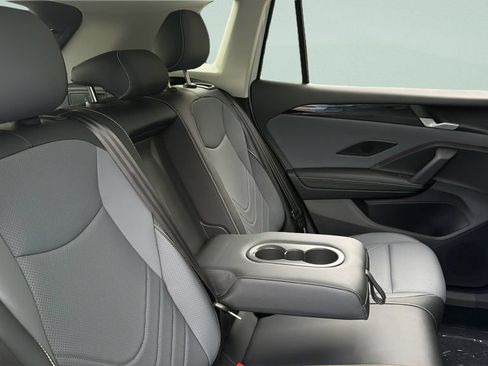 New 2026 Volkswagen Tiguan SE AWD/4WD image 37