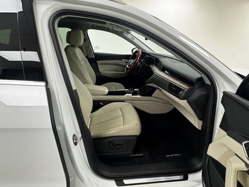 Used 2019 Audi e-tron Premium Plus image 14