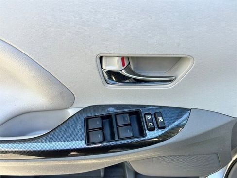 Used 2013 Toyota Sienna SE w/ Premium Pkg w/Entune image 24