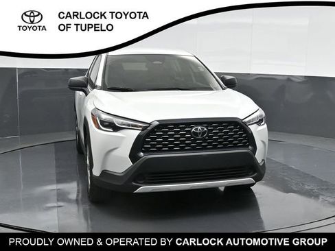 Used 2025 Toyota Corolla Cross L FWD image 6