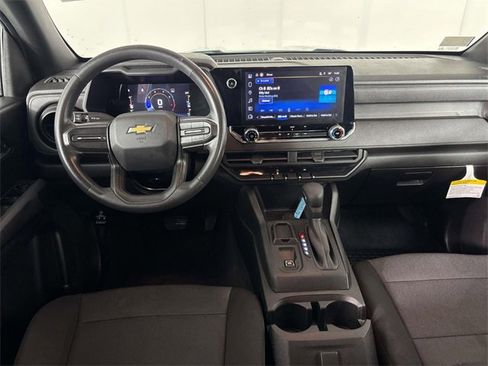 Used 2023 Chevrolet Colorado W/T image 10