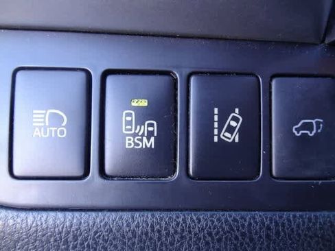 Used 2014 Toyota Highlander Limited Platinum image 22