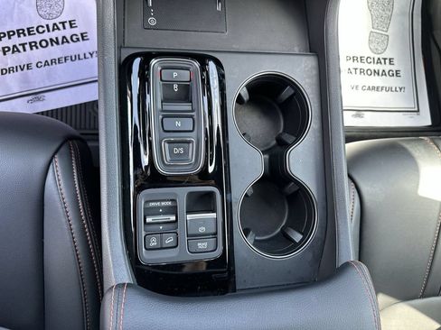Used 2025 Honda Pilot TrailSport image 25