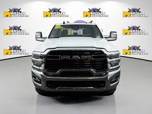 Used 2025 RAM 2500 Big Horn AWD/4WD image 2