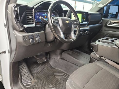 Used 2024 Chevrolet Silverado 2500 LT AWD/4WD image 19