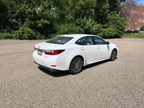 Used 2017 Lexus ES 350 w/ Premium Package FWD image 26
