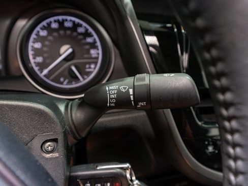 Used 2024 Toyota Camry SE image 25