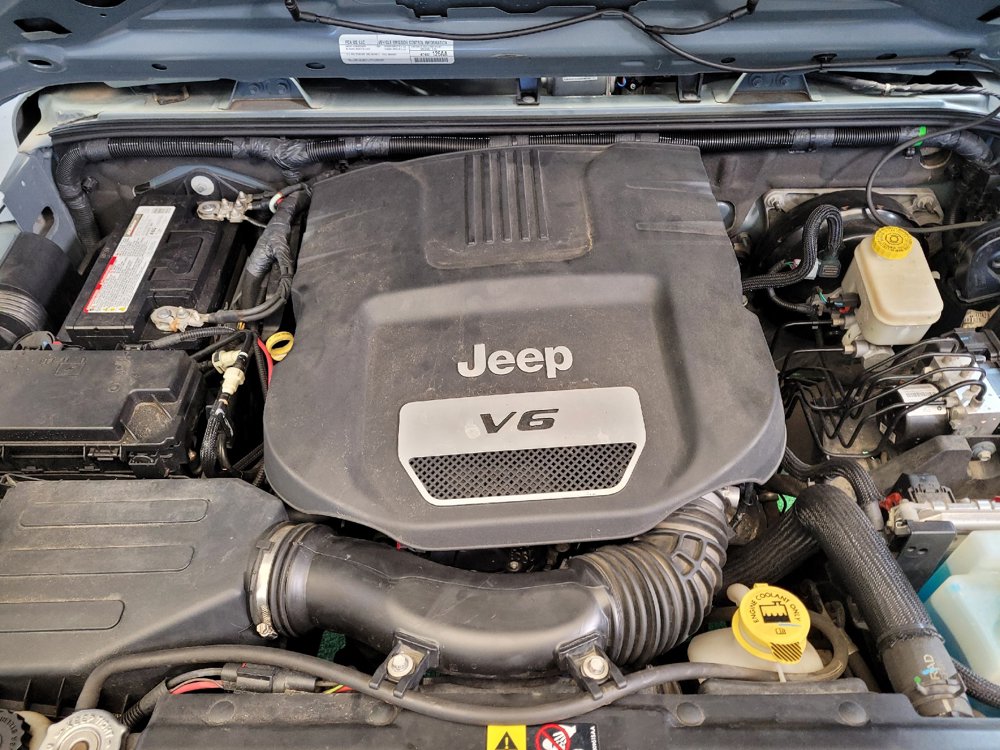 Used 2015 Jeep Wrangler Sport AWD/4WD image 30