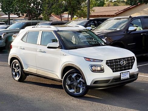 New 2026 Hyundai Venue SEL image 3