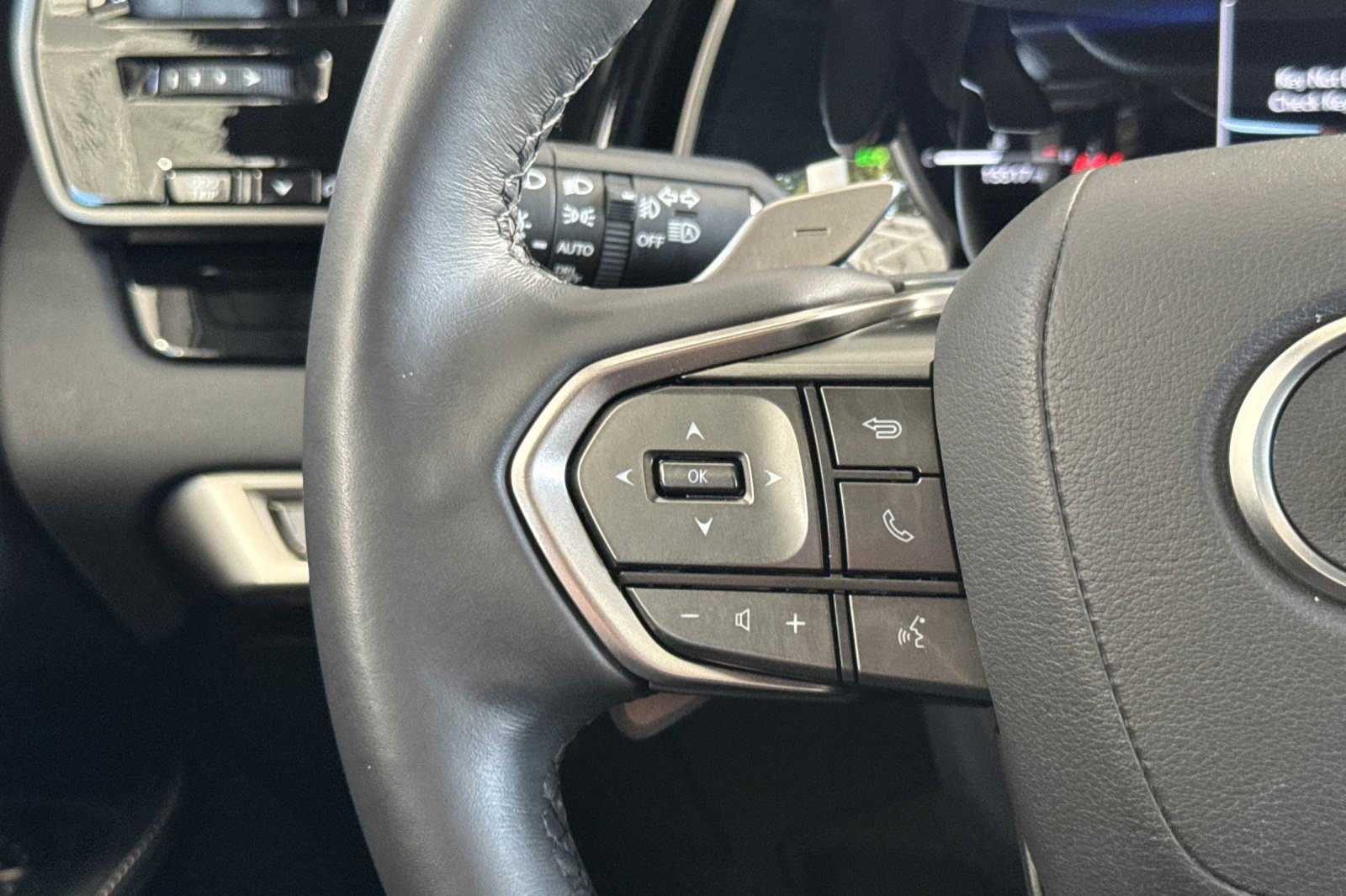 Certified 2025 Lexus RX 350 FWD w/ Technology Package image 30