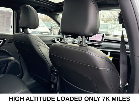 Used 2025 Jeep Compass Limited w/ High Altitude Package image 21