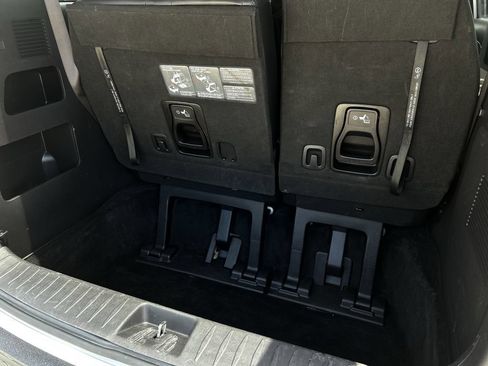 Used 2023 Kia Carnival LX FWD image 34
