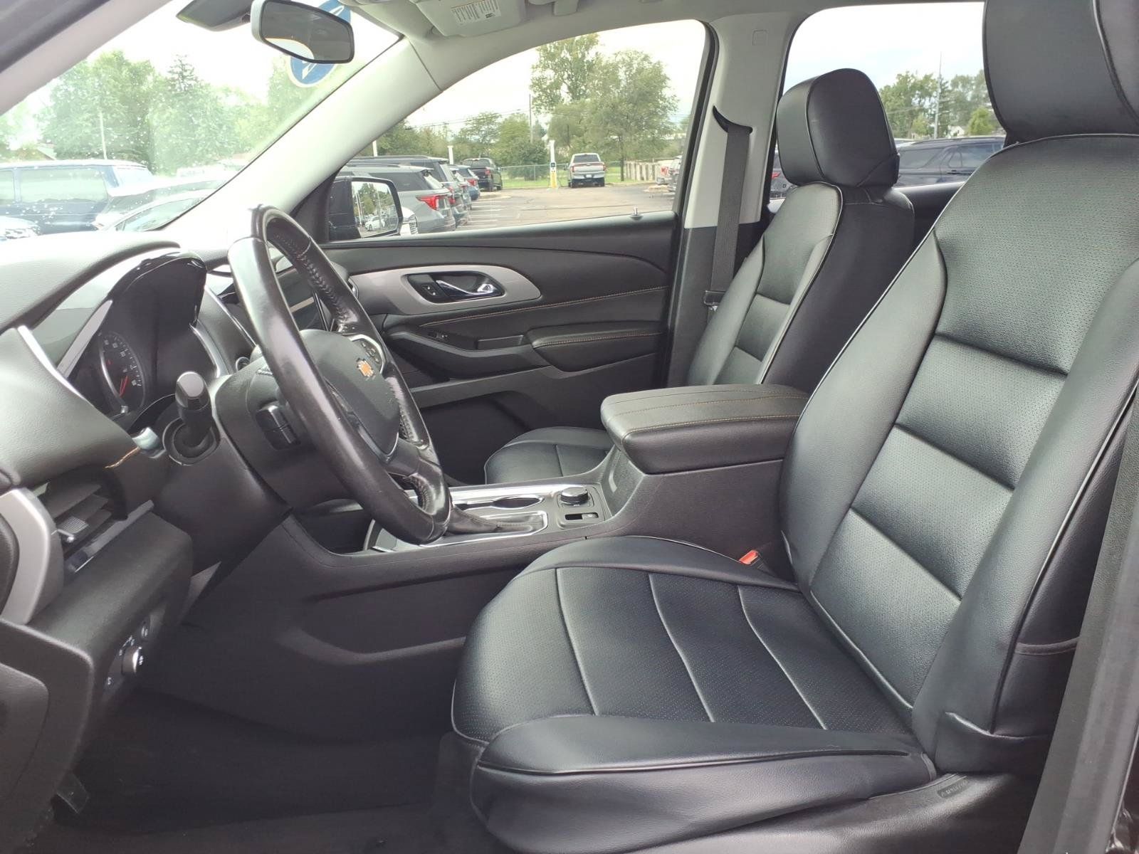 Used 2020 Chevrolet Traverse LT FWD image 16