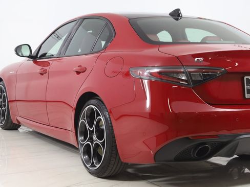 Used 2024 Alfa Romeo Giulia Veloce image 28