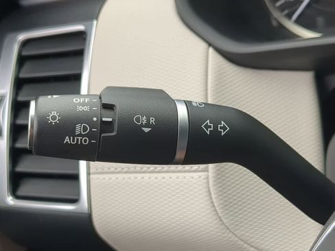 Certified 2023 Land Rover Discovery S R-Dynamic image 28