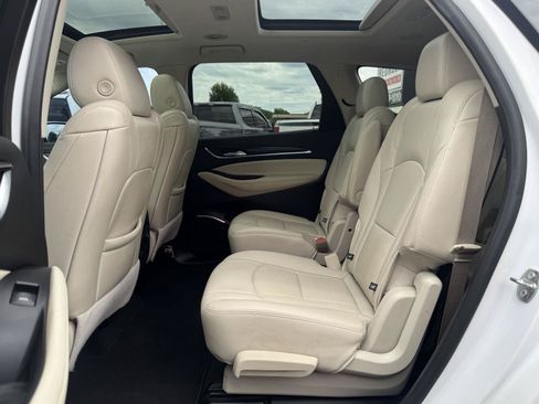Used 2022 Buick Enclave Essence w/ Experience Buick Package FWD image 34
