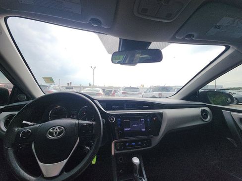 Used 2019 Toyota Corolla LE FWD image 16
