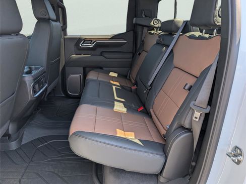 New 2026 Chevrolet Silverado 1500 High Country AWD/4WD image 17