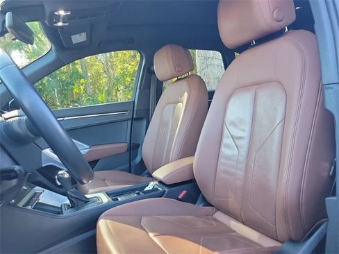 Used 2020 Audi Q3 2.0T Premium image 18