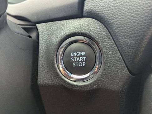 Used 2025 Toyota RAV4 XLE image 32