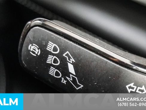 Used 2025 Volkswagen Atlas SE image 32