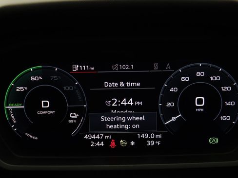 Used 2023 Audi Q4 e-tron Premium Plus w/ Premium Plus image 7