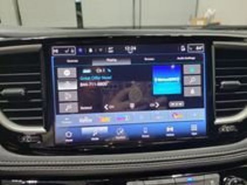 New 2026 Chrysler Pacifica Select image 13