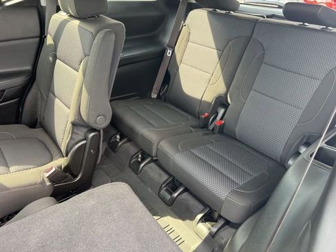 Used 2023 GMC Acadia SLE w/ Driver Convenience Package image 23