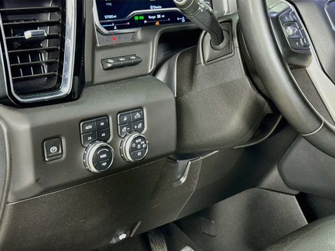 Used 2024 GMC Sierra 3500 Denali w/ Denali Reserve Package AWD/4WD image 12